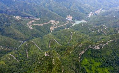 云顶花海的“齐山绽放” | 16市地党报齐聚淄博齐山风景区采风掠影