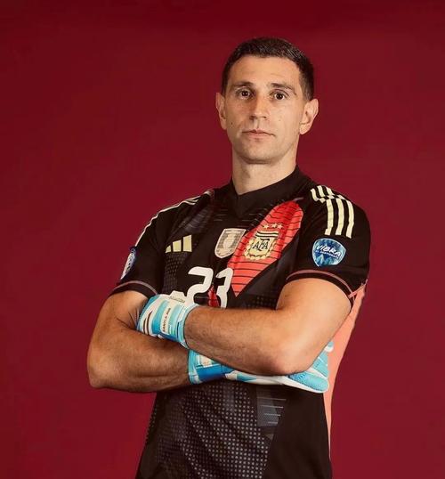 罗切特：大马丁是个非常优秀的门将，但我更喜欢低调的作风