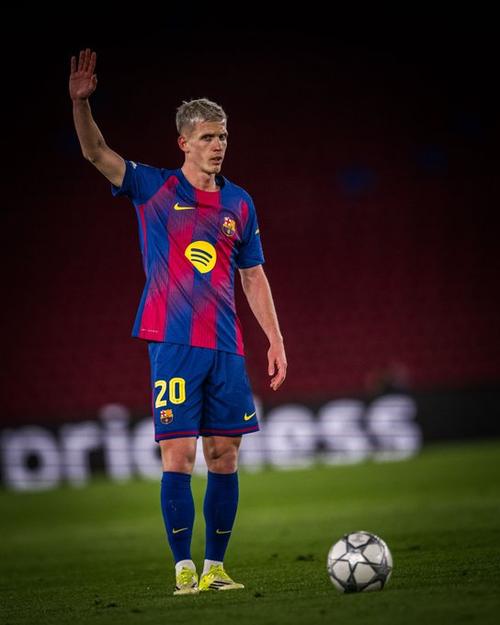 奥尔莫本场数据：4次关键传球，2次射门，1次解围，2次抢断